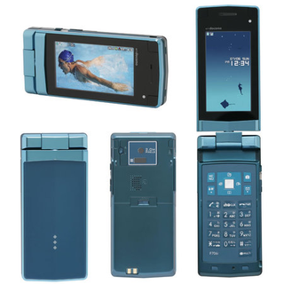 Illustration for article titled Fujitsu F706i is an Underwater TV Phone For Girls in Tubs